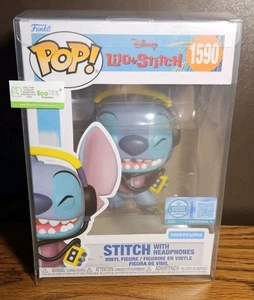 Funko Pop Disney Stitch With Headphones #1590 LE 9500 Target Excl With Protector - Picture 1 of 9