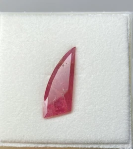 Facettierter SAPHIR *Winza, Tansania* (4.38cts) Faceted Sapphire - Bild 1 von 3