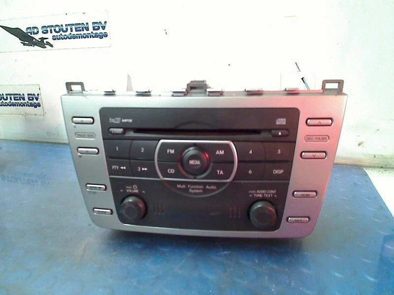 CD-PLAYER CD PLAYER Mazda 6 (GH12/GHA2) Sedan 2.0i 16V S-VT (LF) 2009 GS1E669RXA - Bild 1 von 4
