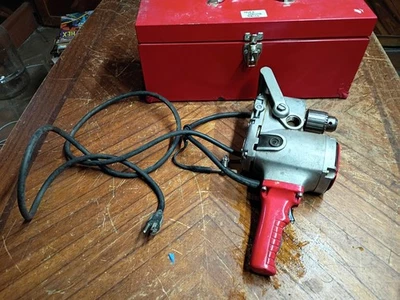 Milwauwee Hole Hawg 1675-1 with Steel Case - Image 1 of 4