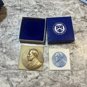 Woodrow Wilson Treasury Bureau of the Mint Presidential Bronze Medal Rare - Picture 1 of 4