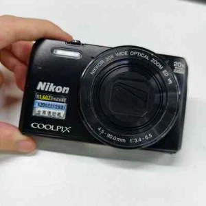Nikon COOLPIX S7000 16.0MP 20X Optical Zoom Vintage Digital Camera Black 90%NEW - Picture 1 of 3