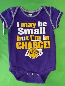 NBA Los Angeles Lakers "I May Be Small" Baby Body/Weste Newborn 0-3 Monate - Bild 1 von 3
