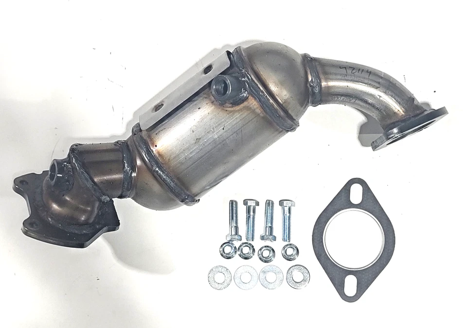 2012-2015 RAM C/V 3.6L RIGHT SIDE CATALYTIC CONVERTER  MANIFOLD - Image 1 of 1