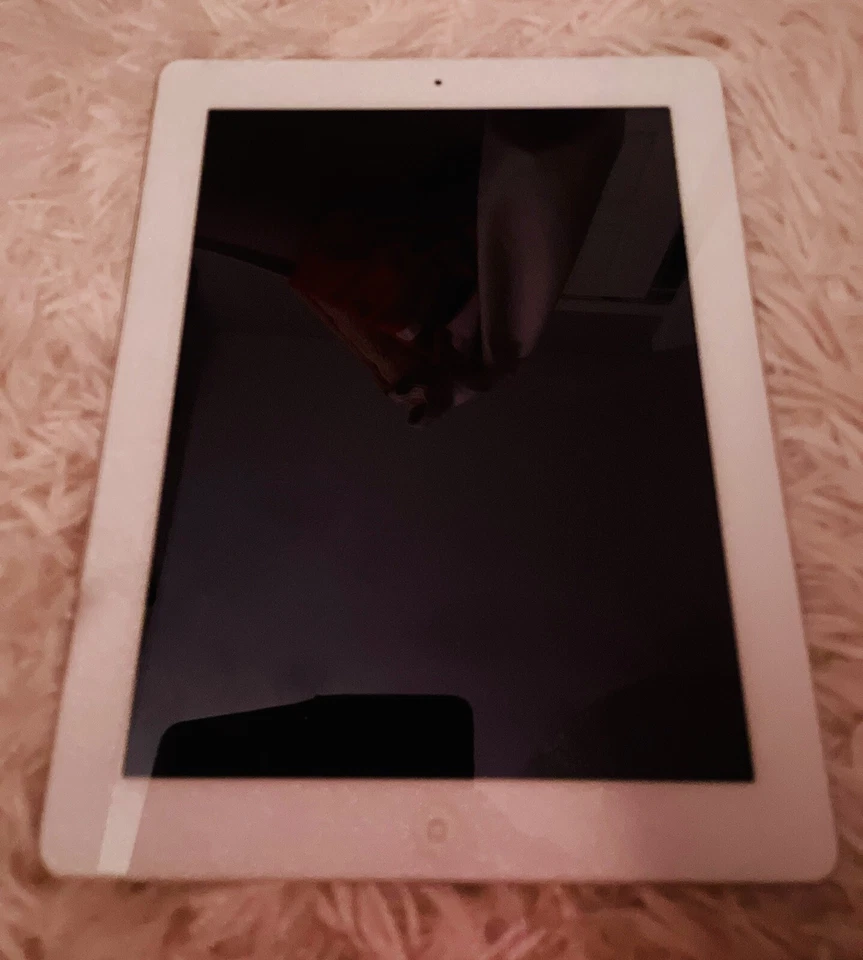 Apple iPad 2da Generación - Blanco - 16 GB - *TAL CUAL PARA SALVAMENTO/PIEZAS/DESMONTAJE* Foto 1 de 3