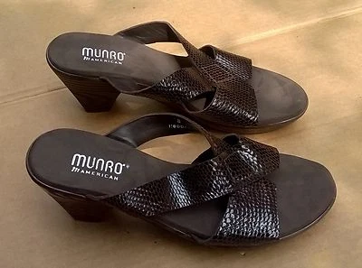 Munro American USA Made Brown Faux Snake Skin Womens Sandals 8 M EUC Hardly Worn - Image 1 of 4