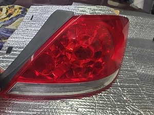 2005-2008 Acura RL Passenger Right Tail Light Lamp Lens OEM Complete - Picture 1 of 7