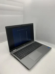 Dell LATITUDE 5520 I7-1185G7 3.00 GHZ 32 GB RAM 512 GB ARABIC QWERTY US - Afbeelding 1 van 1