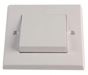 VOLEX ACCESSORIES - 10AX 1 Gang 2 Way Wide Rocker Light Switch, White - Picture 1 of 1