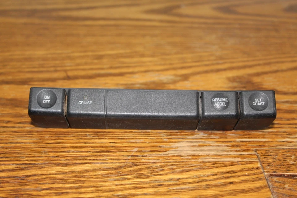 OEM 1995-1996 Jeep Cherokee Cruise Control Switch - Genuine Mopar Part - Image 1 of 4