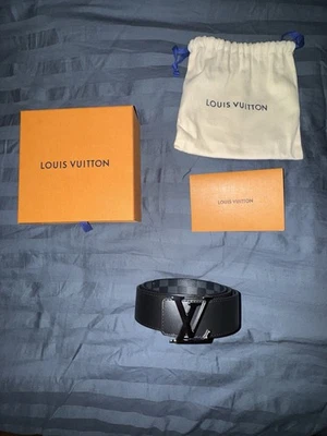 Cinturón Reversible Louis Vuitton LV Inicializado 40mm Damien Grafito Talla 90 Foto 1 de 4