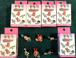 The Powerpuff Girls Emaille Pins Fußball Cheerleader KOMPLETTES PIN SET + Boxen - Bild 1 von 3