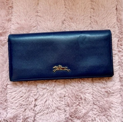 Cartera Longchamp de cuero azul marino con solapa larga Foto 1 de 4