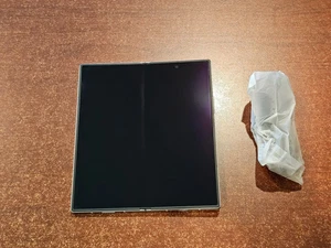 Neuwertiges Samsung Galaxy Z Fold 6 SM-F956U - 256GB - Silver Shadow (Entsperrt) (AT&T) - Bild 1 von 23