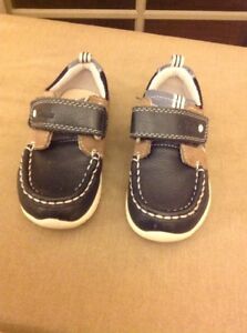 BOY'S CLARKS FIRST SHOES SIZE 7NM NAVY, BROWN, WHITE TOP SIDERS
