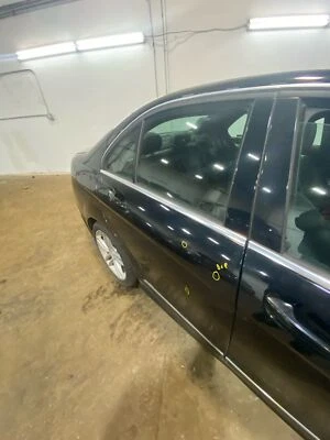 Used Rear Right Door Assembly Rear Side fits: 2013 Mercedes-benz Mercedes c-clas Foto 1 de 4