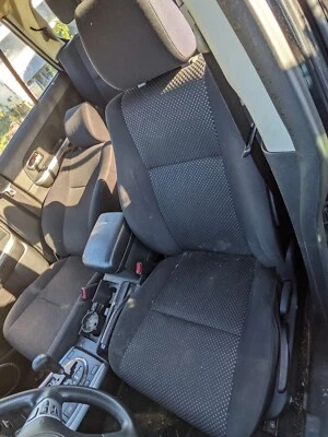 2006 - 2008 Suzuki  Grand Vitara Front Driver Cloth Manual Bucket Seat w/ AirB - Image 1 of 4