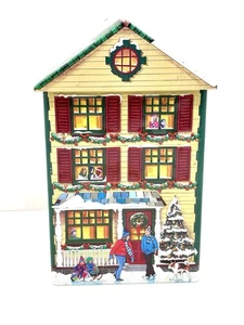 Vintage Harry’s Of London Blechdose Weihnachten Winter Szene gelb Haus Menschen Hund Schnee - Bild 1 von 11