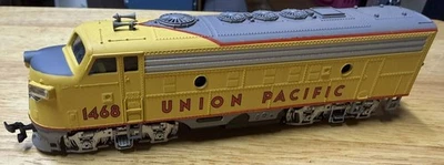 HO Scale Bachmann, F-9A Diesel Loco, Union Pacific, Yellow, #1468 Train Set - Image 1 of 4