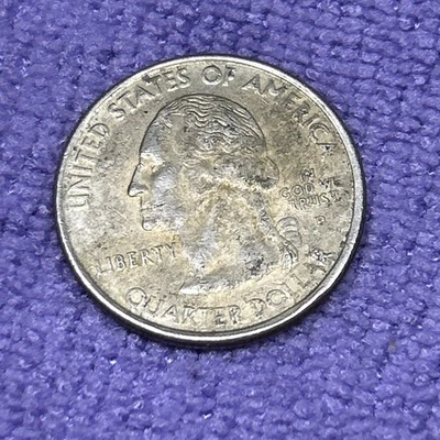 2000-P South Carolina State Missing BOTH Clad Layers & Lettering Errors Obverse  - Image 1 of 4