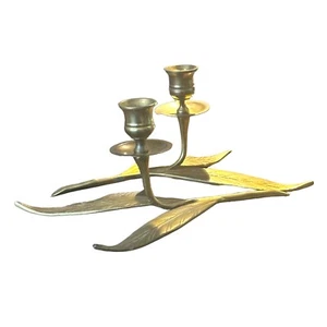 Set Of 2 Brass Leaf Candlestick Holders Solid Table Top Candelabra Vintage MCM - Picture 1 of 10