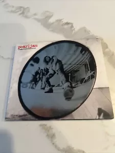 Pearl Jam Rearviewmirror (Greatest Hits 1991-2003) 2 CDs w/ Booklet AWESOME!!! - Foto 1 di 3