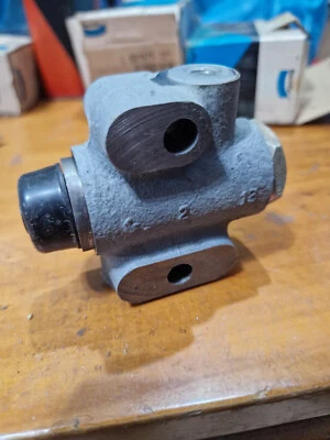 Regulador Potencia Freno Peugeot 504 - Compensador De Freinage - 486108 o 631256 Foto 1 de 4