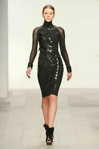 Abito DAVID KOMA nero in pelle cerchi manica trasparente body con UK10 6 o UK12 8 - Foto 1 di 4