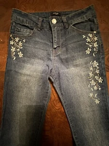 Jeans de mezclilla Bebe niñas grandes bordados flores azul talla 12 nuevos sin etiquetas - Imagen 1 de 8