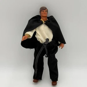 Figura de acción masculina Mattel 1971 vintage Hong Kong camisa blanca muñeca capa negra - Imagen 1 de 9