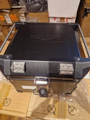 Alu Topcase Schwarz 42 Liter Triumph Tiger 800 Top Box Aluminium Black - Bild 1 von 4