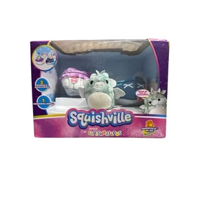 Squishville SQM0317 Snow Day Zubehör Set Set - 2 Zoll Stiefel und Kakao Plüschtiere - Bild 1 von 3