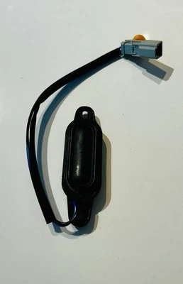 原始设备制造商升降门释放开关适用于 2007 - 2011 年本田 CR-V 74810SWAA01 — 第 1/2 张图片