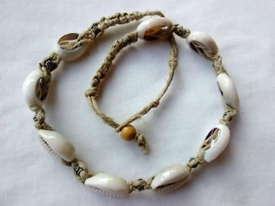 Collar Surfer Hippie Cowrie Shell Cáñamo Surfer Punk 17" Vendedor de EE. UU. Nuevo Foto 1 de 4