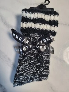 DKNY Slipper Socks Size 4-10 Black Off White Logo Knitted Warm Cozy NWT - Picture 1 of 4