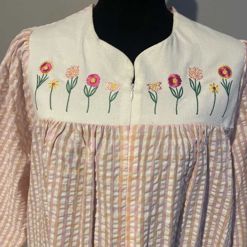 Stan Herman Signature II Robe Pink Checker Embroidered Short Sleeve Vintage Zip - Image 1 of 4