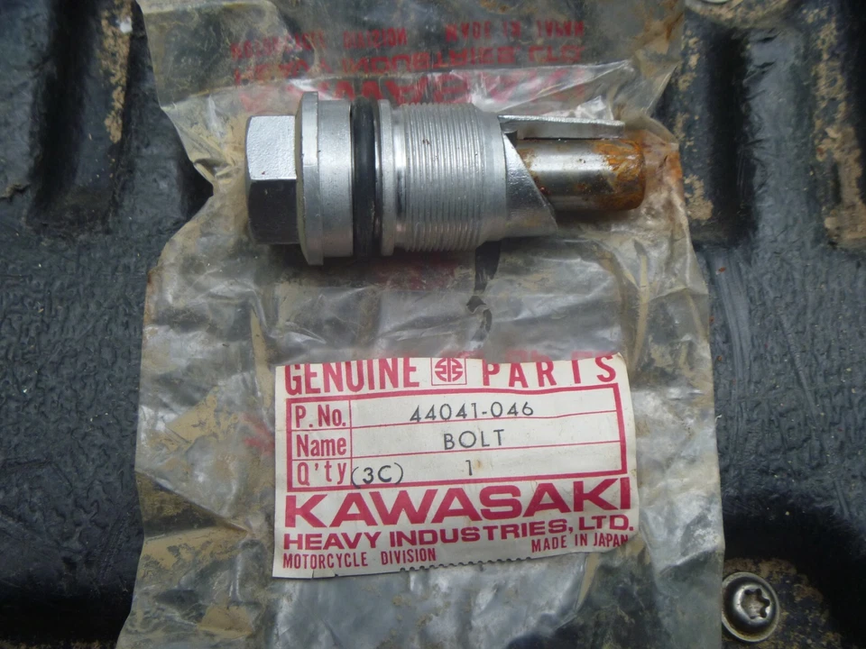 Новый из старых запасов оригинальный производитель Kawasaki верхний вилочный болт 44041-046 для F7 Enduro - Изображение 1 из 1