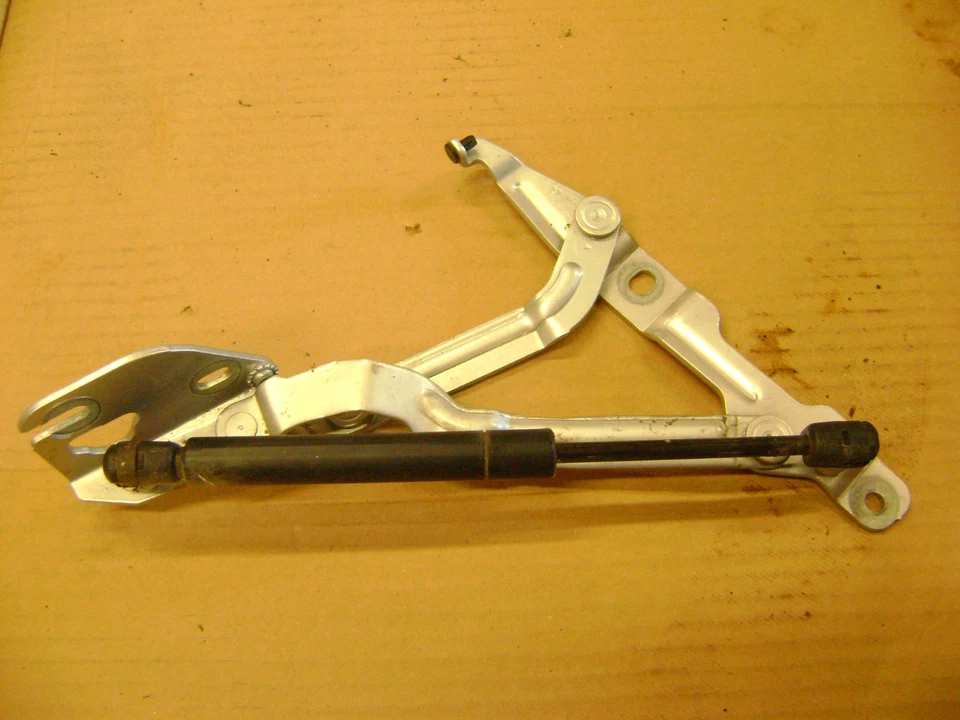 99 00 01 Audi A4 B5 S4 Left Rear Trunk Hinge Shock Lift Support 3B5827301A 3a - Image 1 of 1