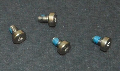 Apple Viti di Montaggio Unità Ottica per Mac Pro (1a Generazione, 1.1) *Usato* 922-7703 - Immagine 1 di 3