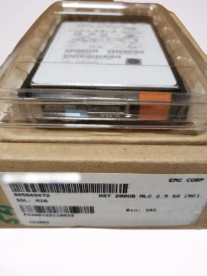 EMC 005049872 200GB MLC Flash Drive 2.5” SAS SSD Enterprise Grade - Image 1 of 3