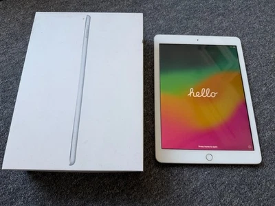 Apple iPad 6th Gen. 32GB, Wi-Fi, 9.7in - Silver - Image 1 of 4
