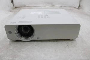 Panasonic Pt-VX505N XGA 3LCD 5000 Lumens Projecteur 0-499 Heures de Lampe TESTÉ - Photo 1/5