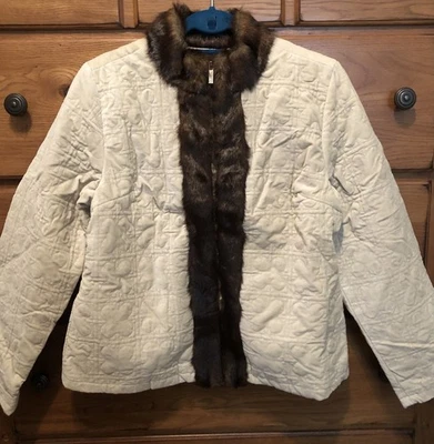 Liz Claiborne Women’s Quilted Velvet Jacket  Coat Sz Large  Faux Mink Trim - Image 1 of 4