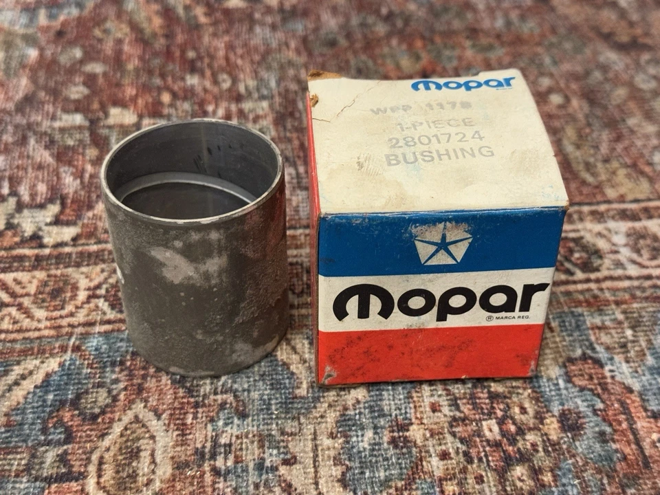 Buje de carcasa de extensión de transmisión Mopar 2801724 84-93 Ram/Dakota A727 NOS Foto 1 de 3