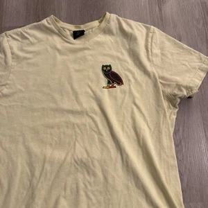 Camiseta OVO "Jamaica" Amarilla Octubre Talla Grande Muy Propia Hecha en Canadá - Imagen 1 de 8