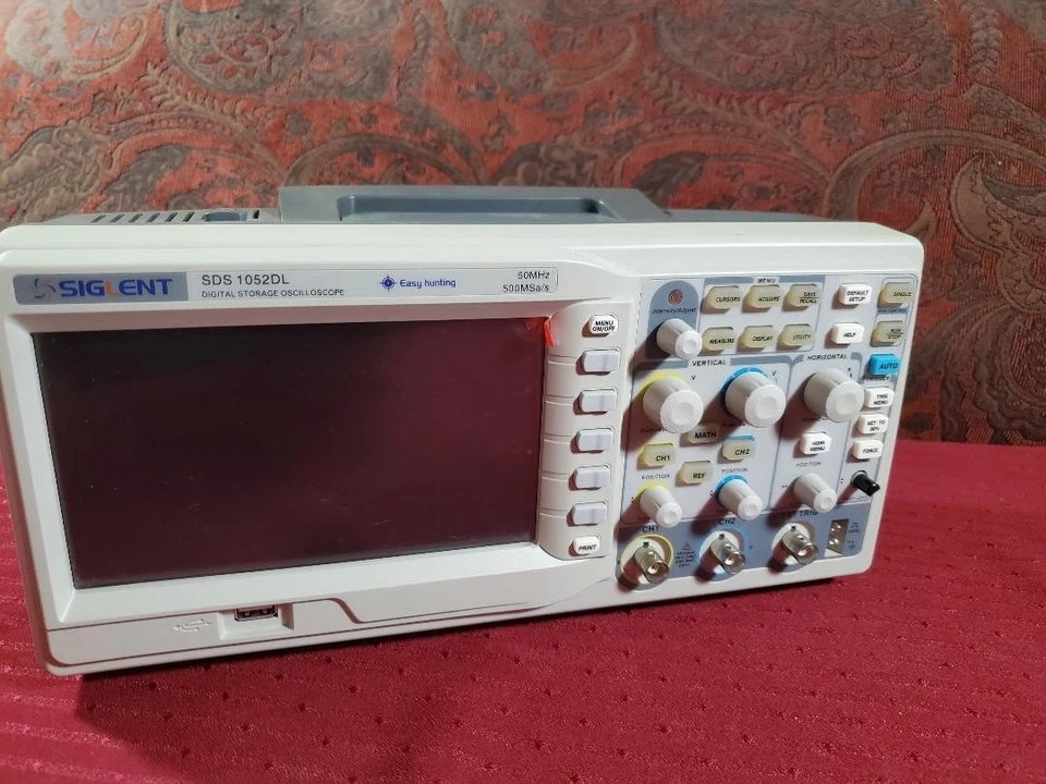 Osciloscopio digital TEKTRONIX SDS1052DL 1 PIEZA, doble canal 50 MB #LL Foto 1 de 4