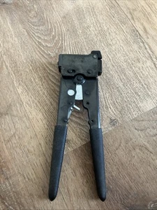 Black Box FTM40 Crimp Strip Tool - Picture 1 of 6