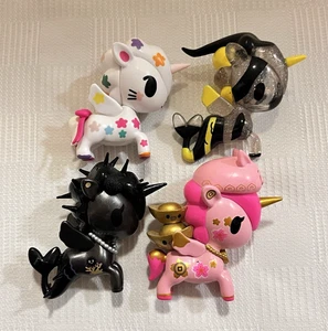 Tokidoki Unicorno Menge 4 verschiedene Vinyl Blind Box Figuren - Bild 1 von 3