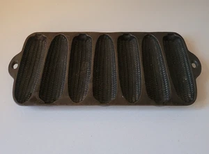 Vintage Cast Iron Cornbread Stick Pan Corn Cob Mold 7 Slot Unmarked Rustic Bake - Picture 1 of 8