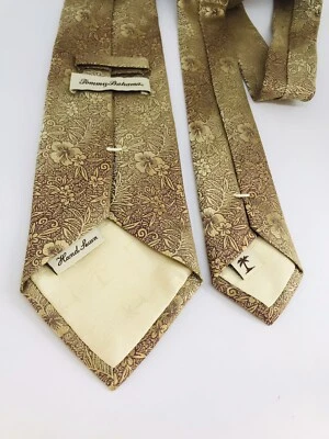 Corbata Tommy Bahama Palm Tree Island Flower 59” L ITALIA para hombre 100 % seda Foto 1 de 4